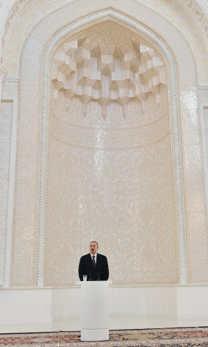 Президент Ильхам Алиев: За последние 11 лет в Азербайджане было построено или отремонтировано около 250 мечетей (ФОТО)