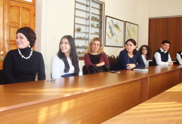 Азербайджанские ученые побывали в гостях у школьников (ФОТО)