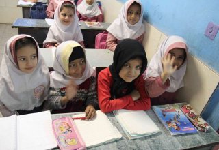 В школах двух провинций Ирана отменены занятия