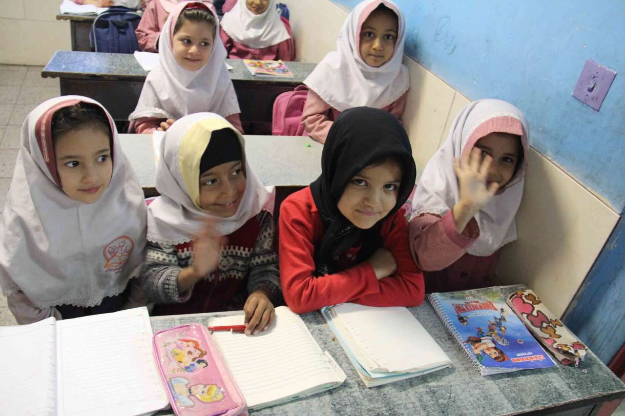В школах двух провинций Ирана отменены занятия