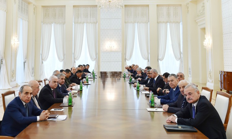 Под председательством Президента Азербайджана состоялось заседание Кабинета министров, посвященное итогам 2014 года (ФОТО)