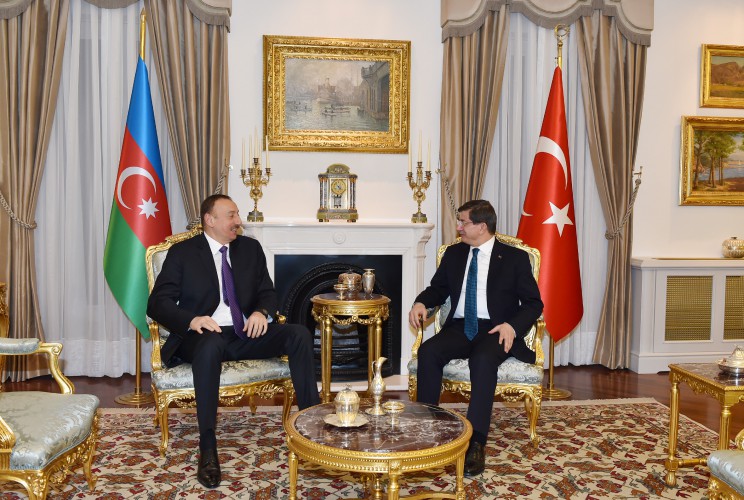 Президент Азербайджана встретился с премьер-министром Турции (ФОТО)