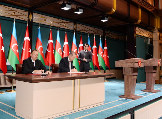 Азербайджан и Турция подписали три соглашения (ФОТО)