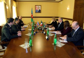 Azerbaijan, France mull prospects for development of relations in defense sphere