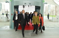 Azerbaijani president, German chancellor hold meeting (PHOTO)