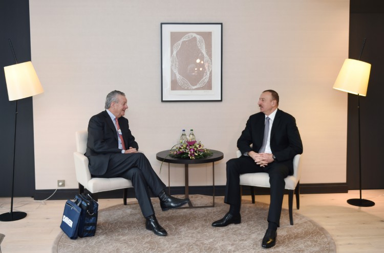 President Aliyev meets chairman of Dutch Damen Shipyards Group