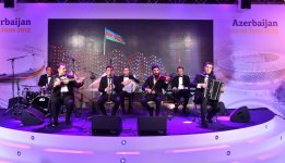 İlham Əliyev Davosda “Bakı 2015” ilk Avropa Oyunlarının təqdimatında iştirak edib (FOTO)