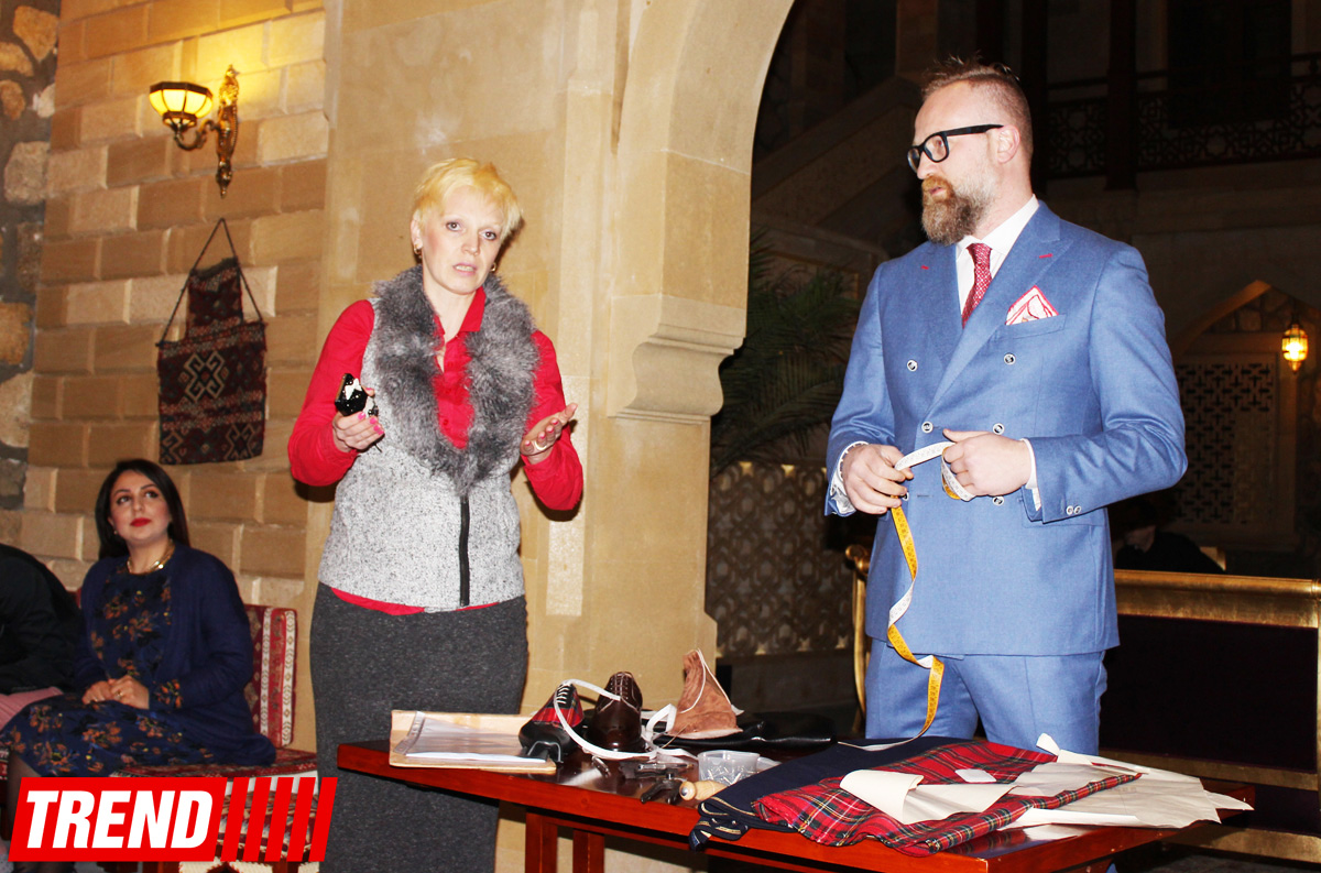 Известные итальянские дизайнеры провели в Баку выставку элитной одежды и обуви (ФОТО)