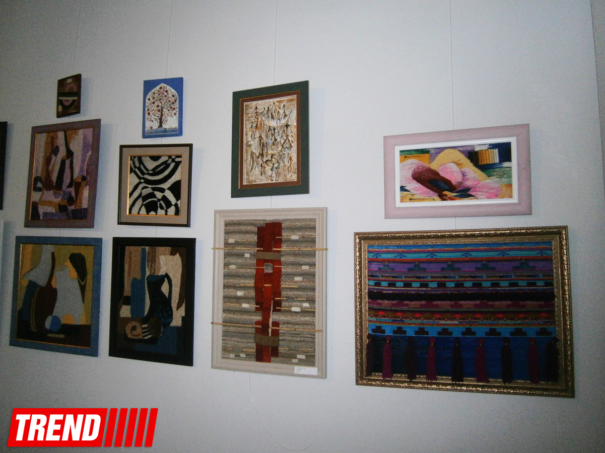 В Баку открылась масштабная выставка молодых художников (ФОТО)