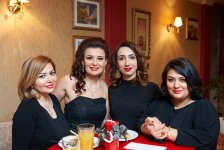 700 бакинских мам отметили свой первый день рождения (ФОТО)