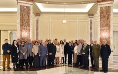 President Aliyev, his spouse met with group of prominent culture and art figures