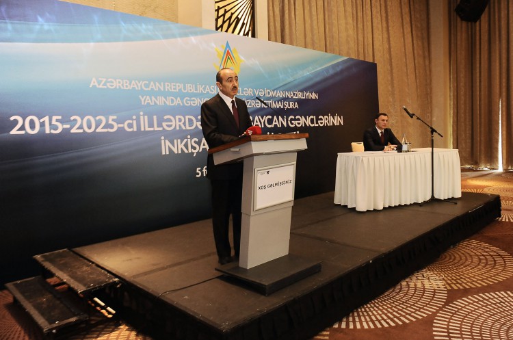 Али Гасанов: Азербайджанское государство полностью доверяет молодежи (ФОТО)
