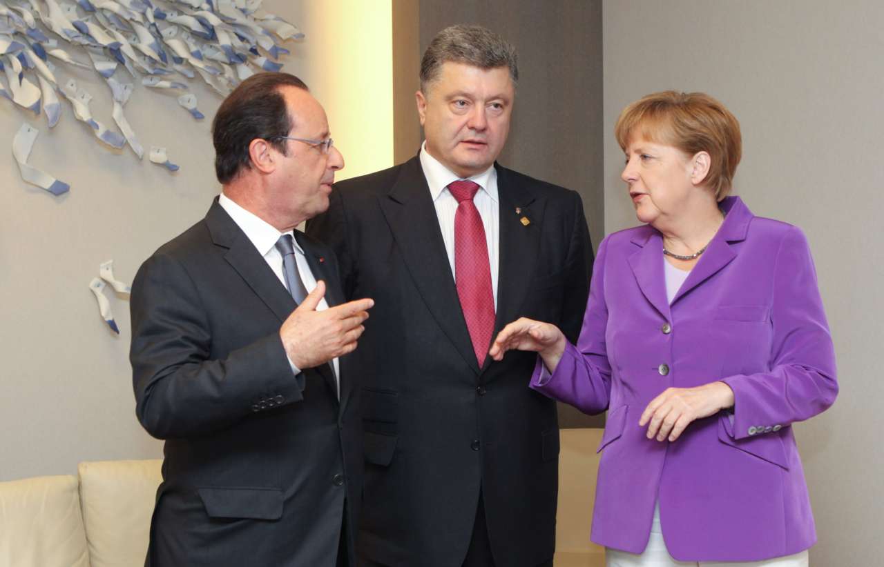Порошенко, Меркель и Олланд не обсуждали возможность федерализации Украины