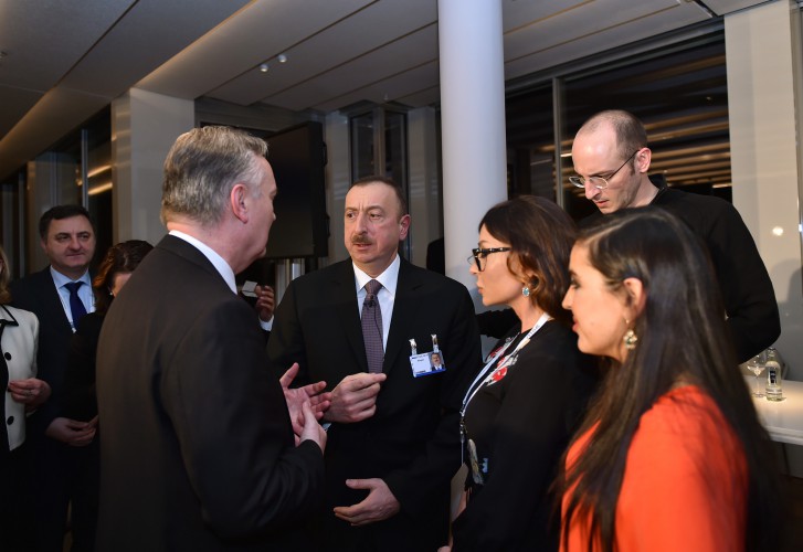 В рамках Мюнхенской конференции по безопасности Ильхам Алиев и его супруга приняли участие в панельных обсуждениях на тему «Кроме Украины – неурегулированные конфликты в Европе» (ФОТО)