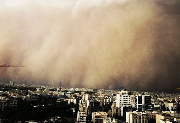 Dust storm disrupts life in western Iran