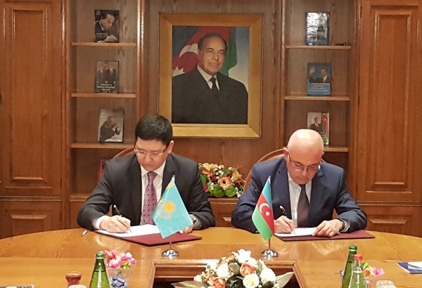 Таможни Азербайджана и Казахстана подписали план взаимодействия (ФОТО)