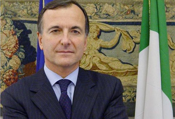 Franko Frattini: BMT-nin sülhməramlı qüvvələr üzərində nəzarət funksiyası olmaldır