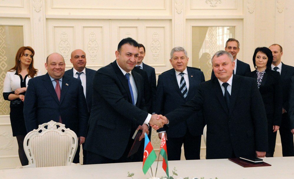 Азербайджан выйдет с белорусскими тракторами на рынки третьих стран (ФОТО)