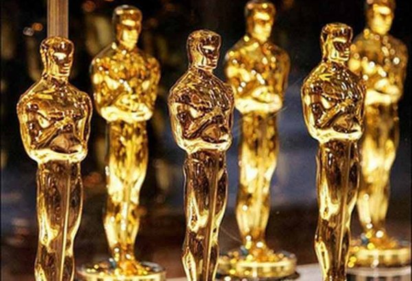 Джейми Ли Кёртис получила "Оскар" как лучшая актриса второго плана