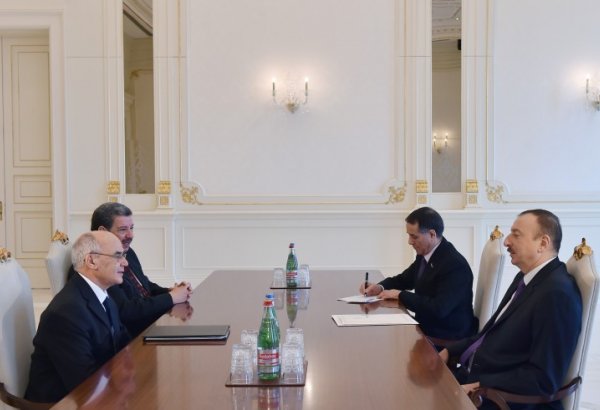 Президент Азербайджана принял министра энергетики Алжира
