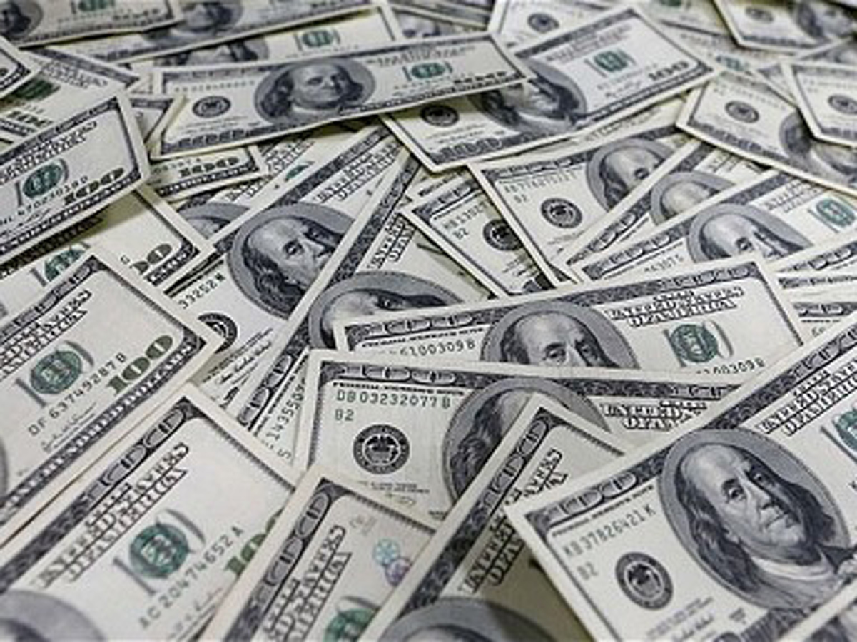Azerbaycan bankaları bugün 300 milyon dolar aldı