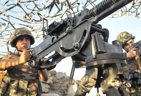 ВС Армении обстреляли из пулеметов пограничные пункты Азербайджана