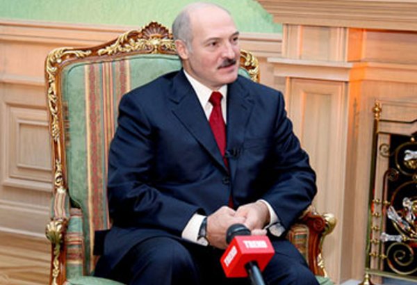 Президент Беларуси согласился на участие в параде по случаю 70-летия Победы