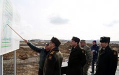 Министр обороны ознакомился с ходом строительных работ в военных городках  (ФОТО)