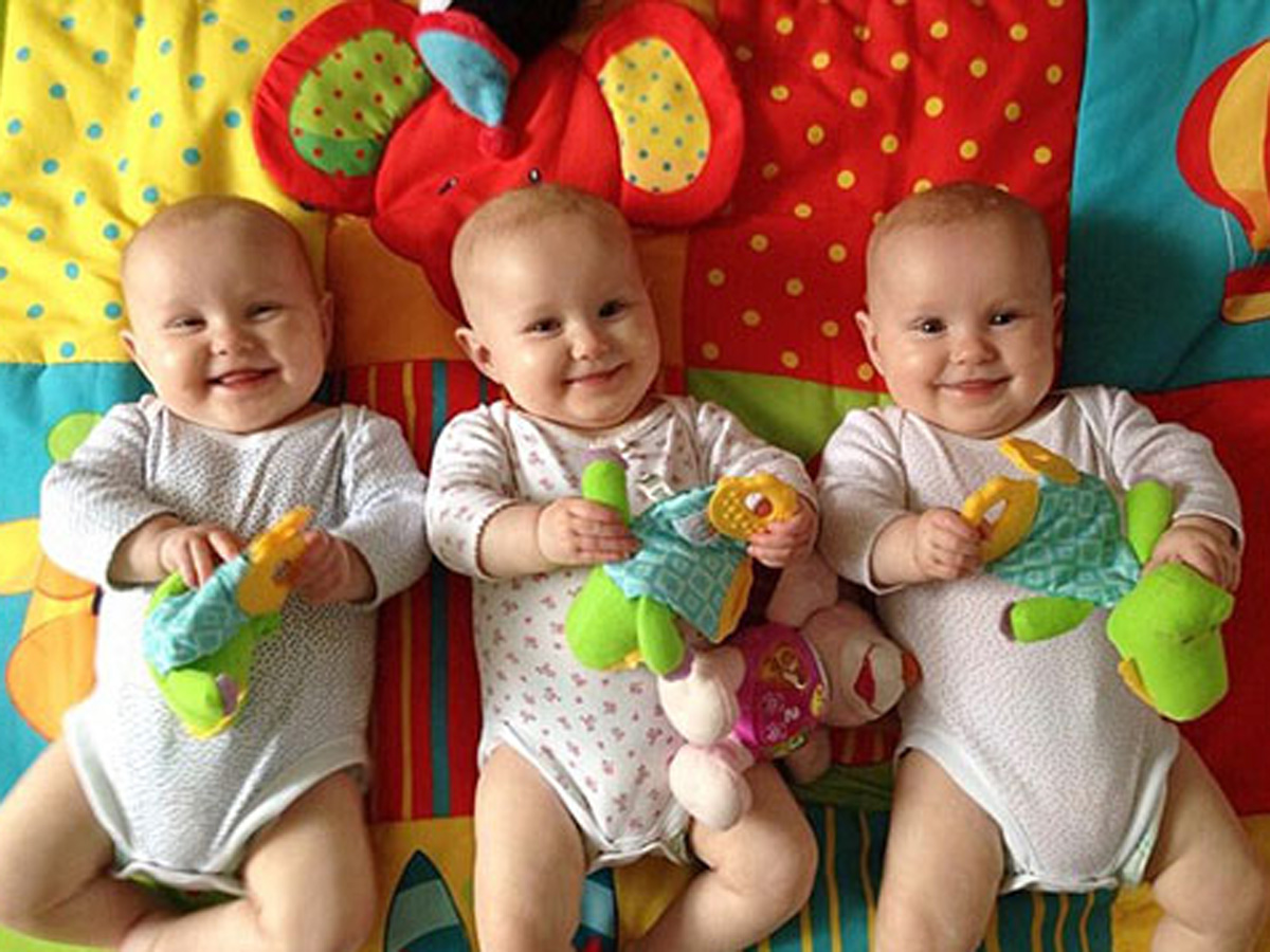 С начала года в Азербайджане родились 1970 близнецов и 63 тройни