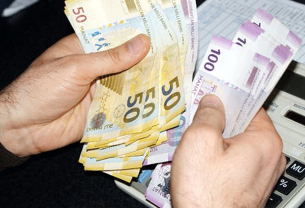 Azerbaycan'da dolar güne 1,5082'den başladı