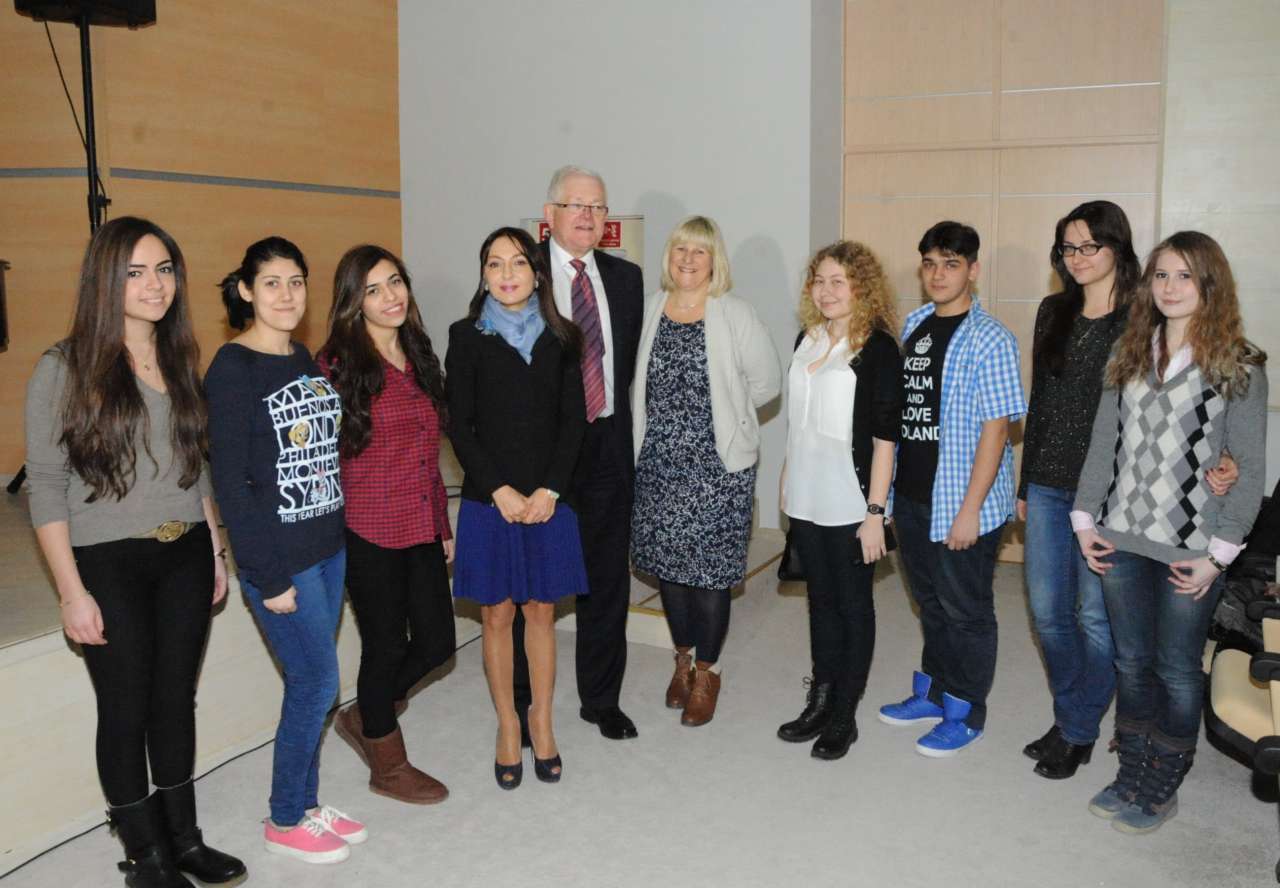 Сопредседатель Англо-Азербайджанского общества лорд Майк Герман посетил Филиал МГУ имени М.В. Ломоносова в Баку (ФОТО)