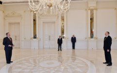 President Ilham Aliyev receives credentials of newly appointed US ambassador