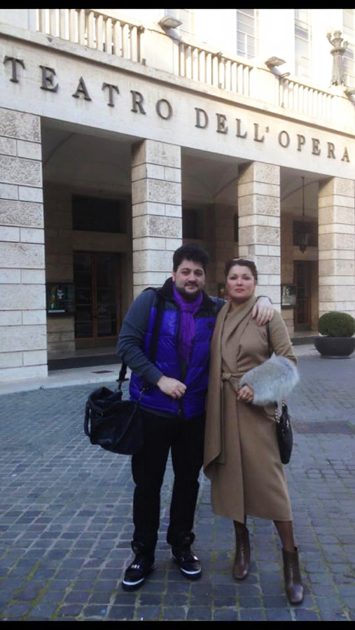 Анна Нетребко выйдет замуж за азербайджанца в короне за 2 млн. евро (ФОТО)
