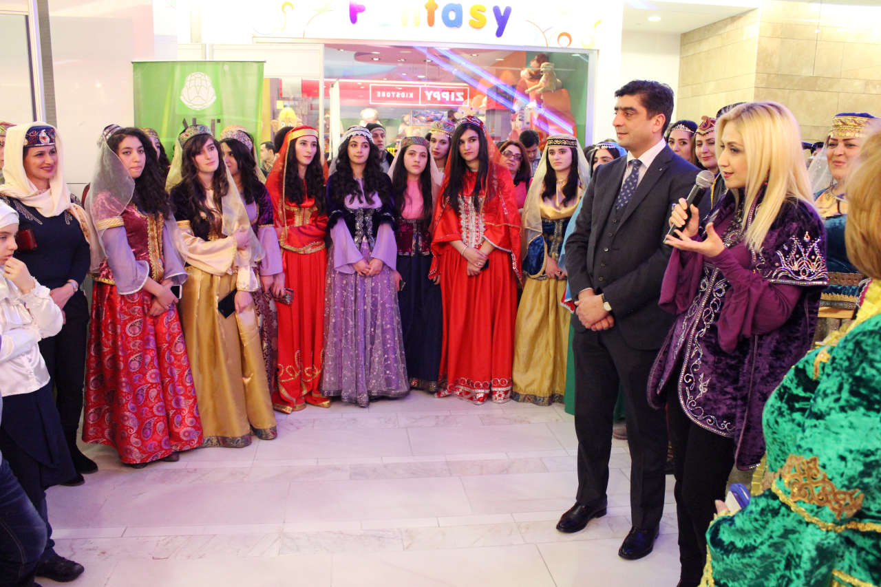 Праздник национального костюма в Баку -  ярмарка путешествий (ФОТО)