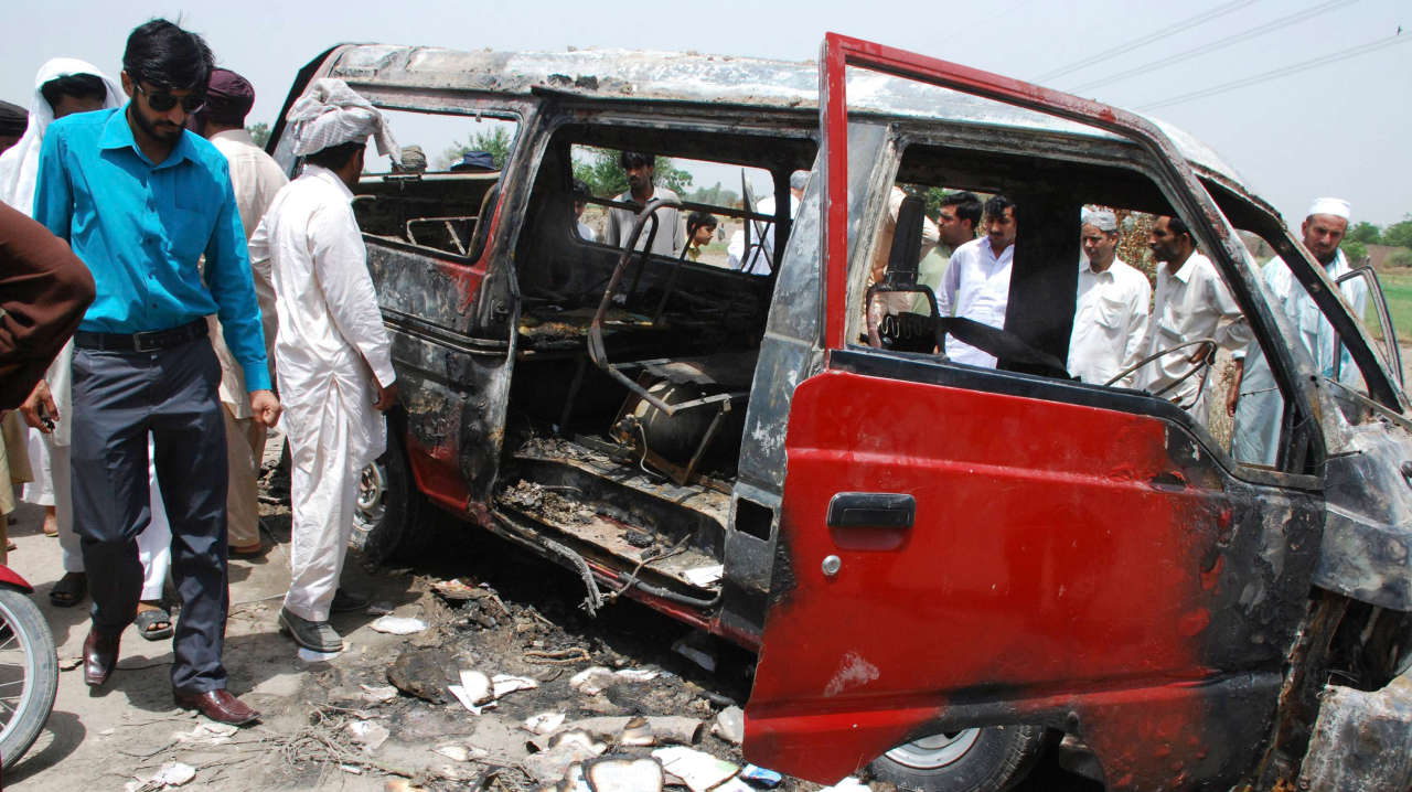 At least 10 killed, 40 injured during suicide blast in SW Pakistan