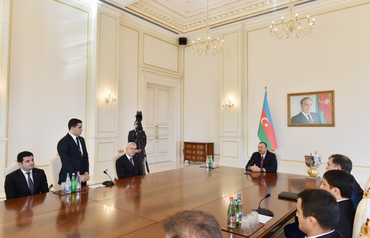 National Greco-Roman wrestling team meets Azerbaijani president after winning World Cup (PHOTO)