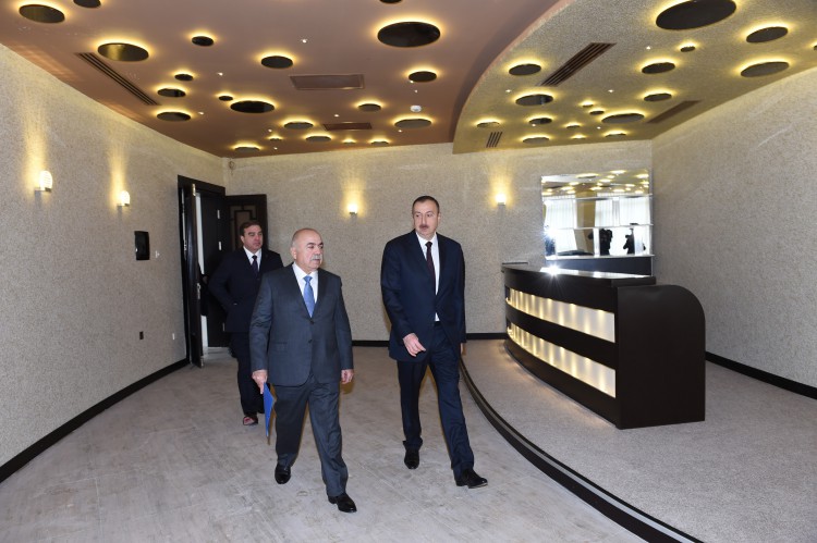 President Ilham Aliyev reviews progress of construction at Aghsaray hotel in Mingachevir