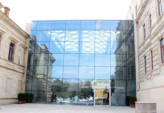 Всемирный флешмоб  "Манекен челлендж" в азербайджанском музее (ВИДЕО)