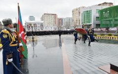 Президент Азербайджана принял участие в церемонии поминовения памяти жертв Ходжалинской трагедии (ФОТО)