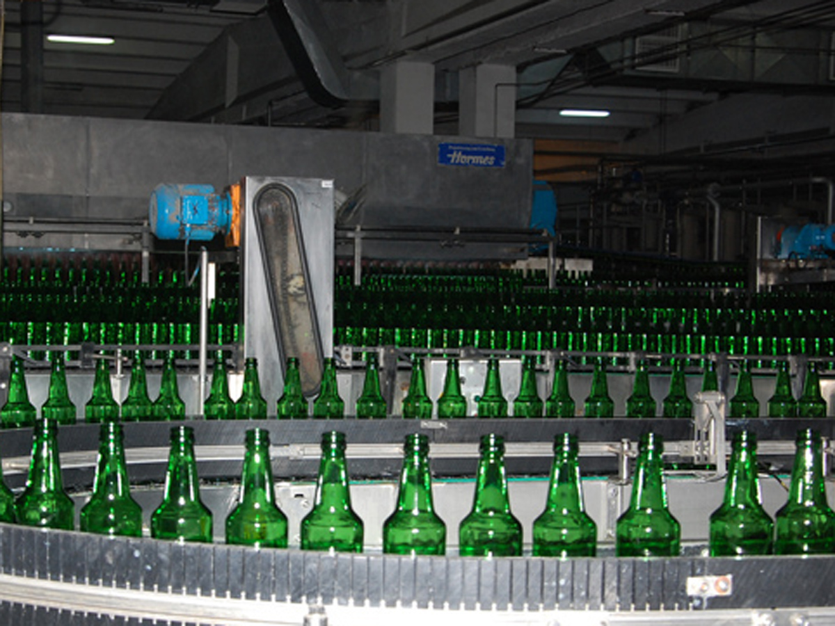 Крупнейший производитель пива в Азербайджане не поднимет цены на свою продукцию
