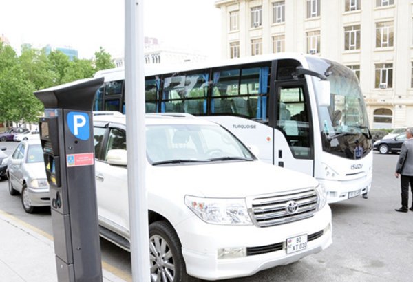 Коммерческие автопарковки в Баку будут принимать бесконтактные платежи