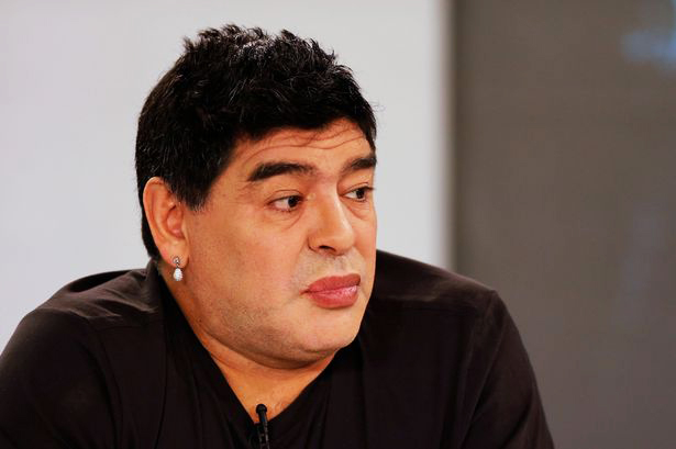 Maradona efirə dodaq boyası ilə çıxdı (FOTO, VİDEO)