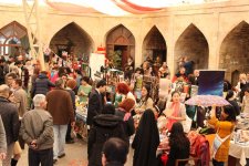 Жены послов провели в Баку праздничную ярмарку (ФОТО)