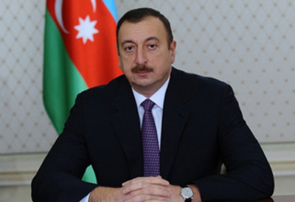 Azerbaycan Cumhurbaşkanı İlham Aliyev Mısırlı ve Fransalı mevkidaşlarına taziyelerini sundu