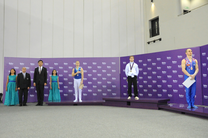 Азербайджанские гимнасты выиграли золотые медали в гимнастическом многоборье на чемпионате в Баку (версия 3) (ФОТО)