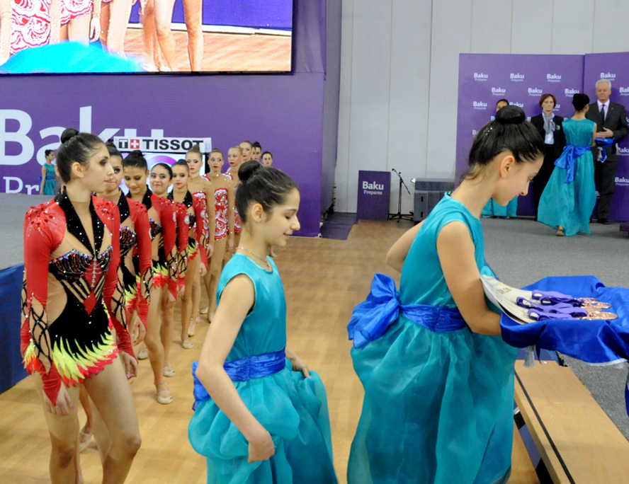 Женская команда Азербайджана по акробатике завоевала золото, у гимнастки Марины Дурунды - серебро (ФОТО)