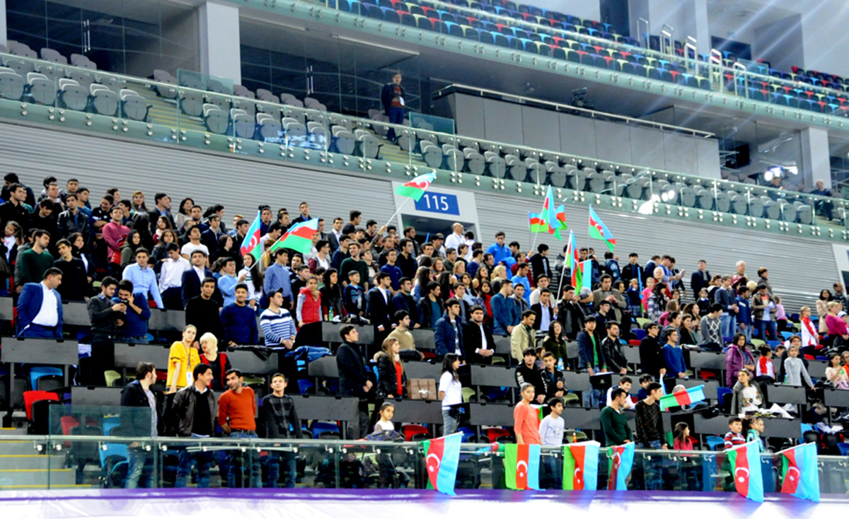 Азербайджанский гимнаст заработал "золото" в индивидуальных соревнованиях по прыжкам на батуте (ФОТО)