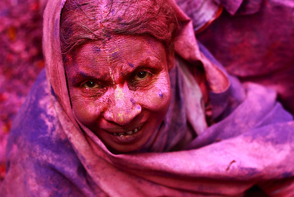 Hindistanın rəngarəng dul qadınları (FOTO)