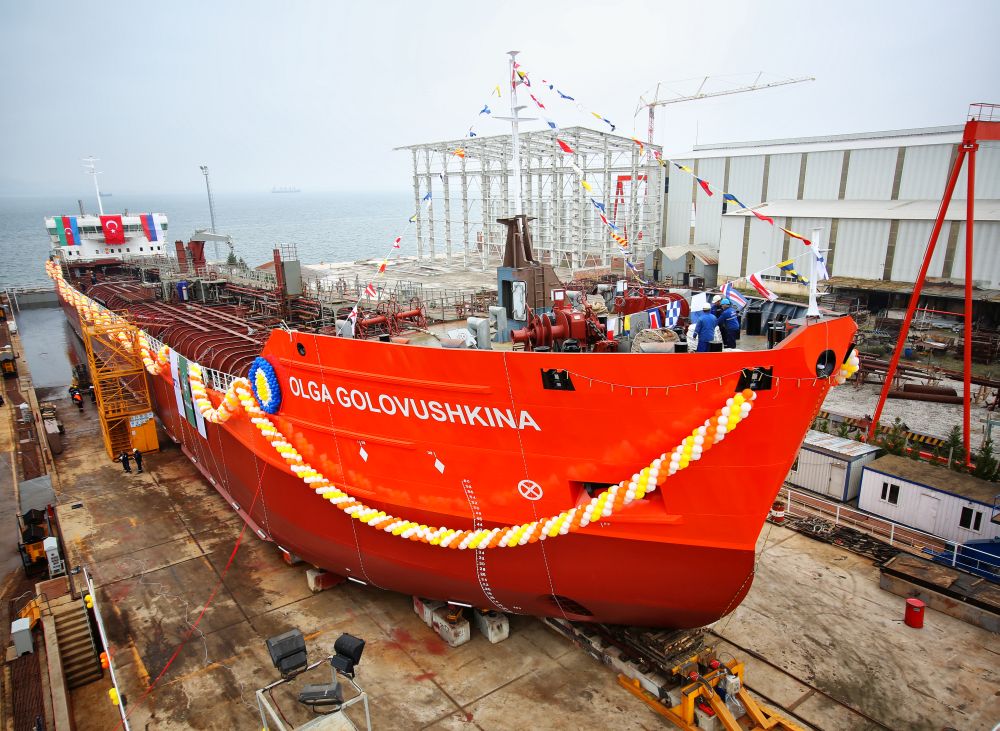 "Palmali" öz tərshanəsində inşa etdiyi ilk gəmisini suya endirdi (FOTO)