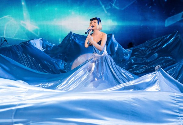 Полина Гагарина исполнит на "Евровидении" песню A million voices